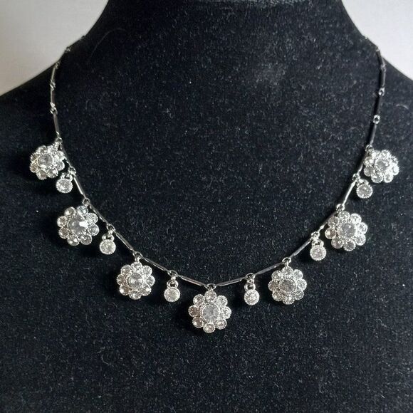 NWT Monet Adjustable Silver tone Floral Necklace - Picture 1 of 9